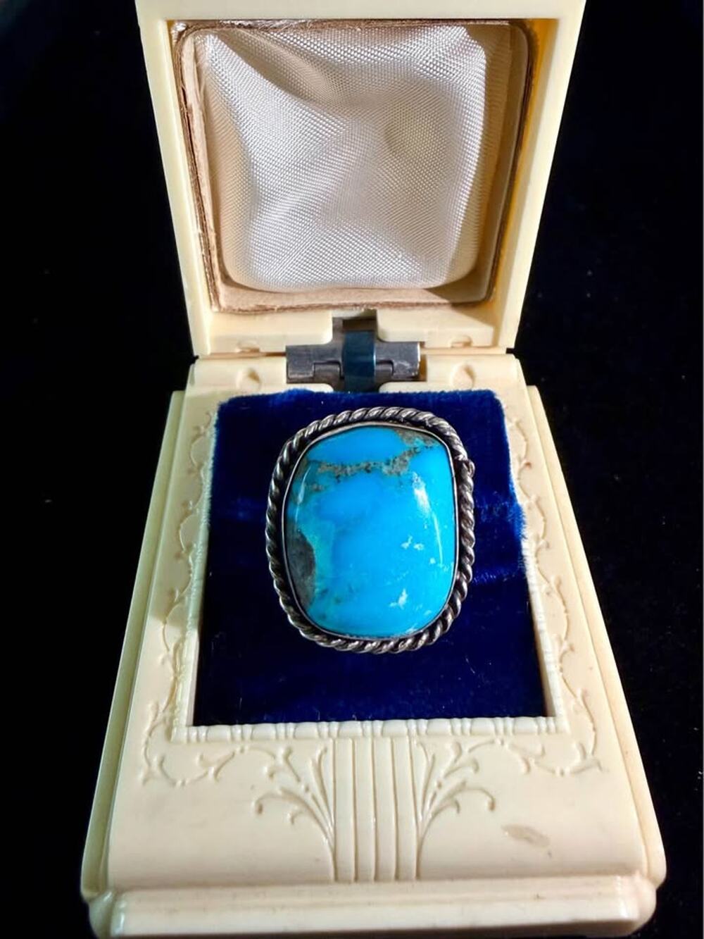Vintage Native American Sterling Silver Turquoise Ring – Sz 6, 7.8g (Unsigned)